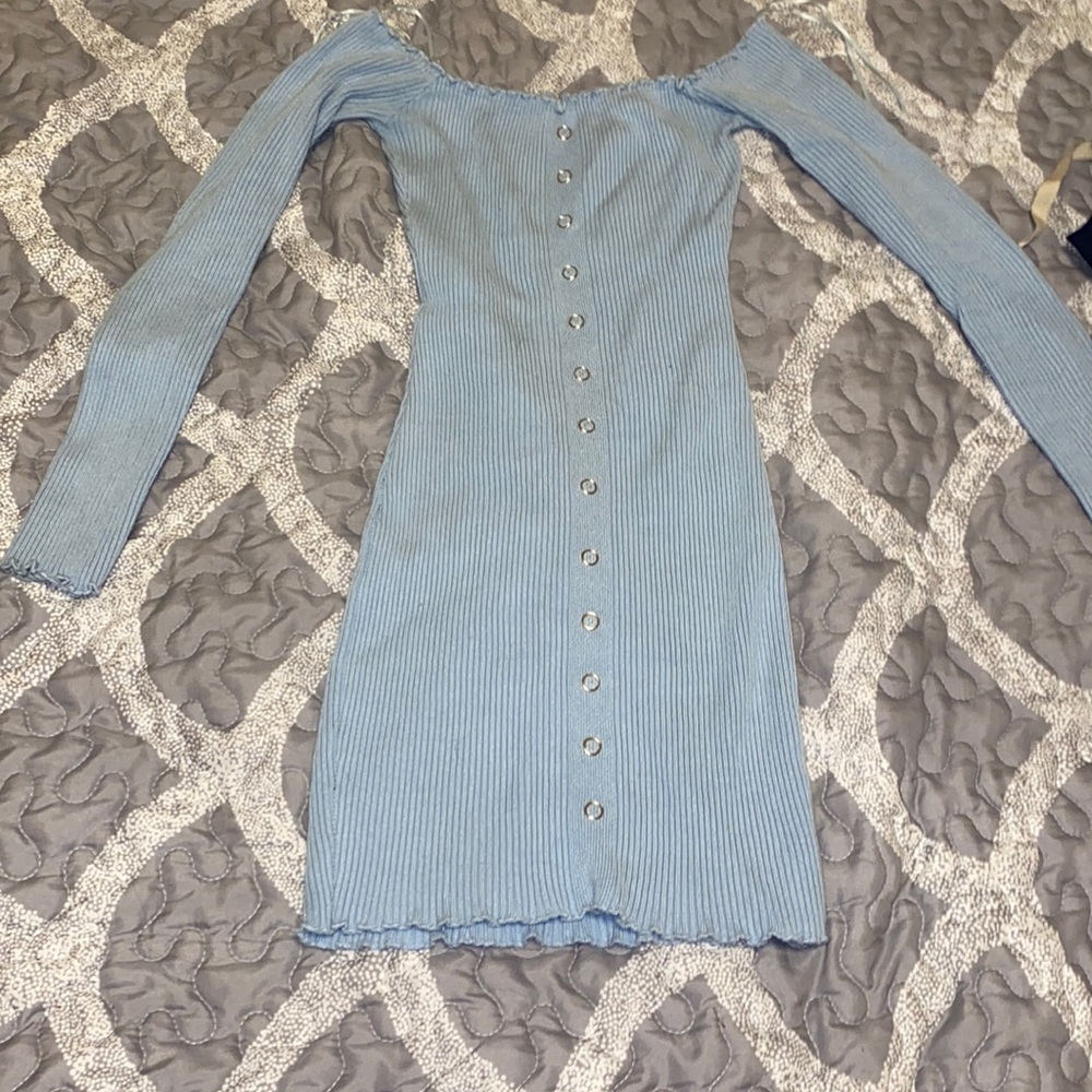 Off shoulder form fitting Windsor dress